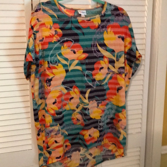 LulaRoe Irma - Picture 1 of 3